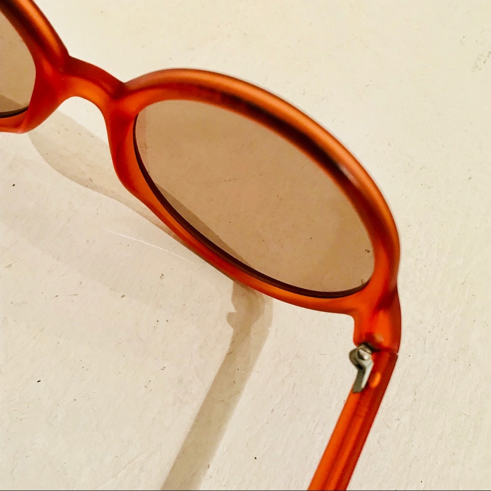 SOLD VINTAGE 🖤 90s Burnt Orange Round Sunglasses - Picture 5 of 7